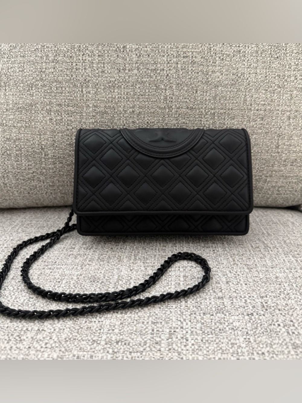 Tory Burch Fleming crossbody wallet on chain
